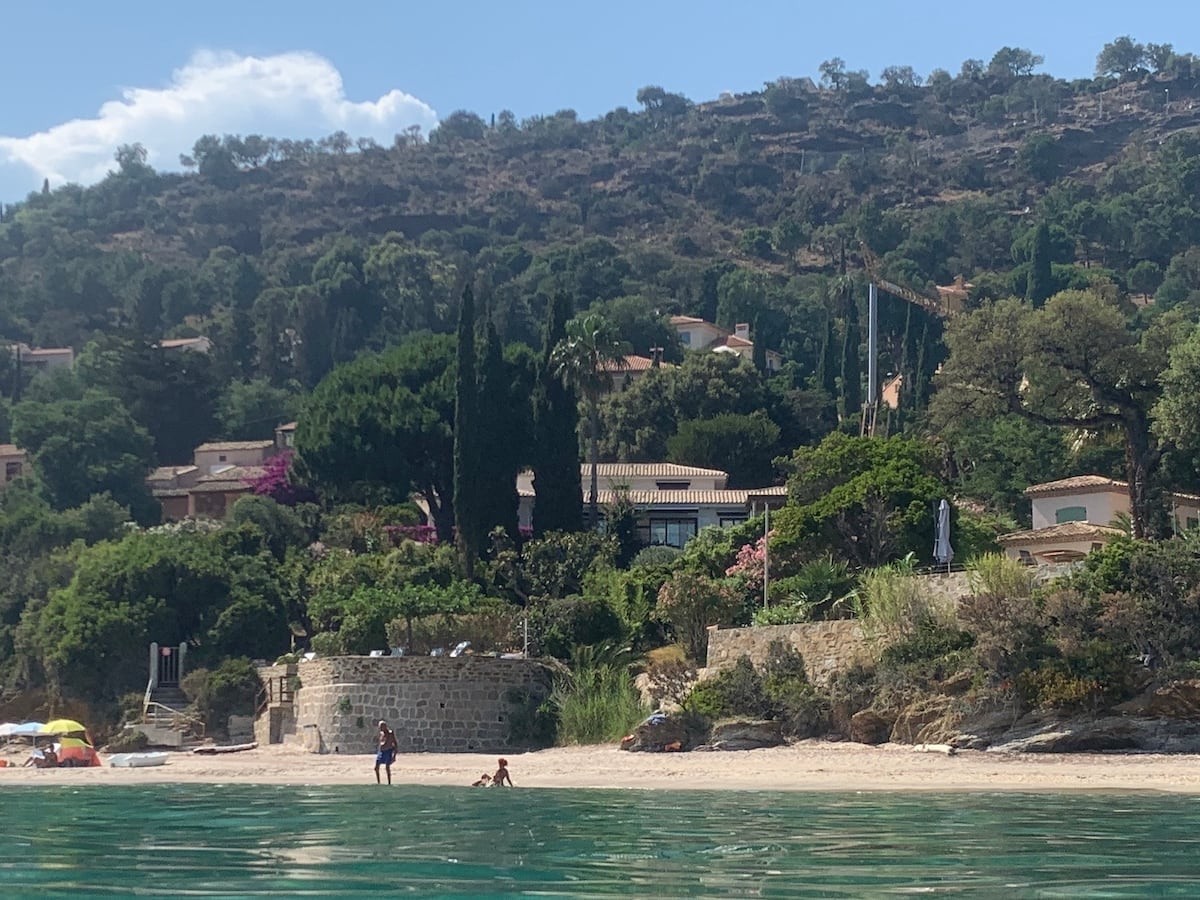 La plage au bout du jardin · vue 1