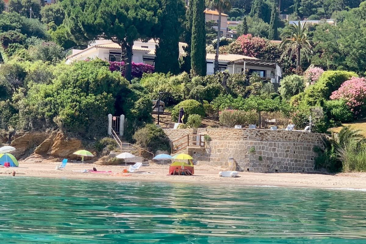 La plage au bout du jardin · vue 2